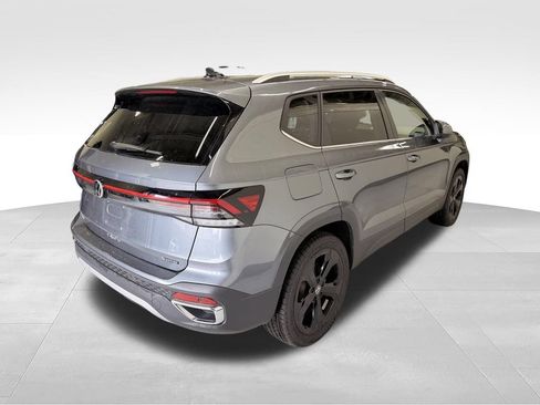 Used 2025 Volkswagen Taos SEL w/ Black Wheel Plus Package AWD/4WD image 6