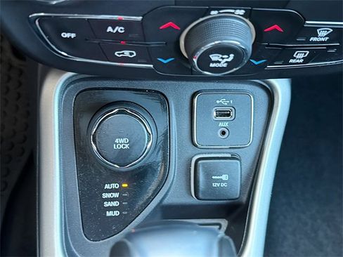 Used 2020 Jeep Compass Latitude w/ Popular Equipment Group image 28