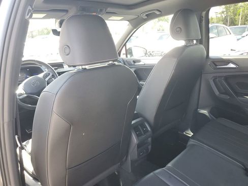 Certified 2023 Volkswagen Tiguan SE R-Line FWD image 17