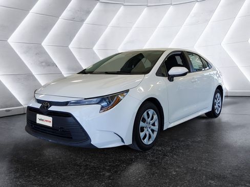 Used 2024 Toyota Corolla LE FWD image 3