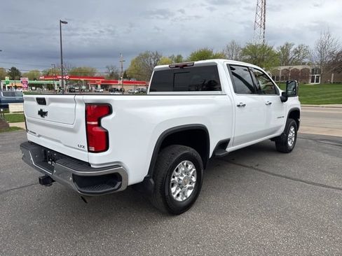 Used 2024 Chevrolet Silverado 2500 LTZ w/ LTZ Premium Package AWD/4WD image 6