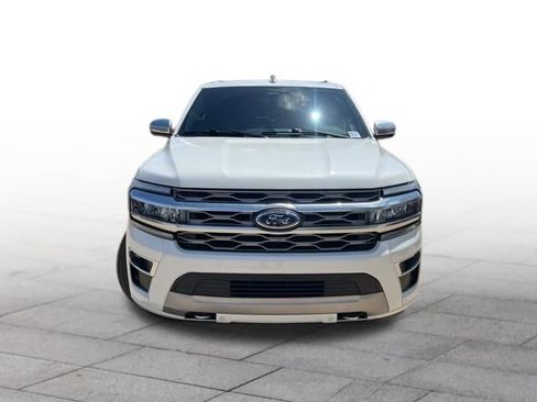 Used 2024 Ford Expedition Platinum AWD/4WD image 2