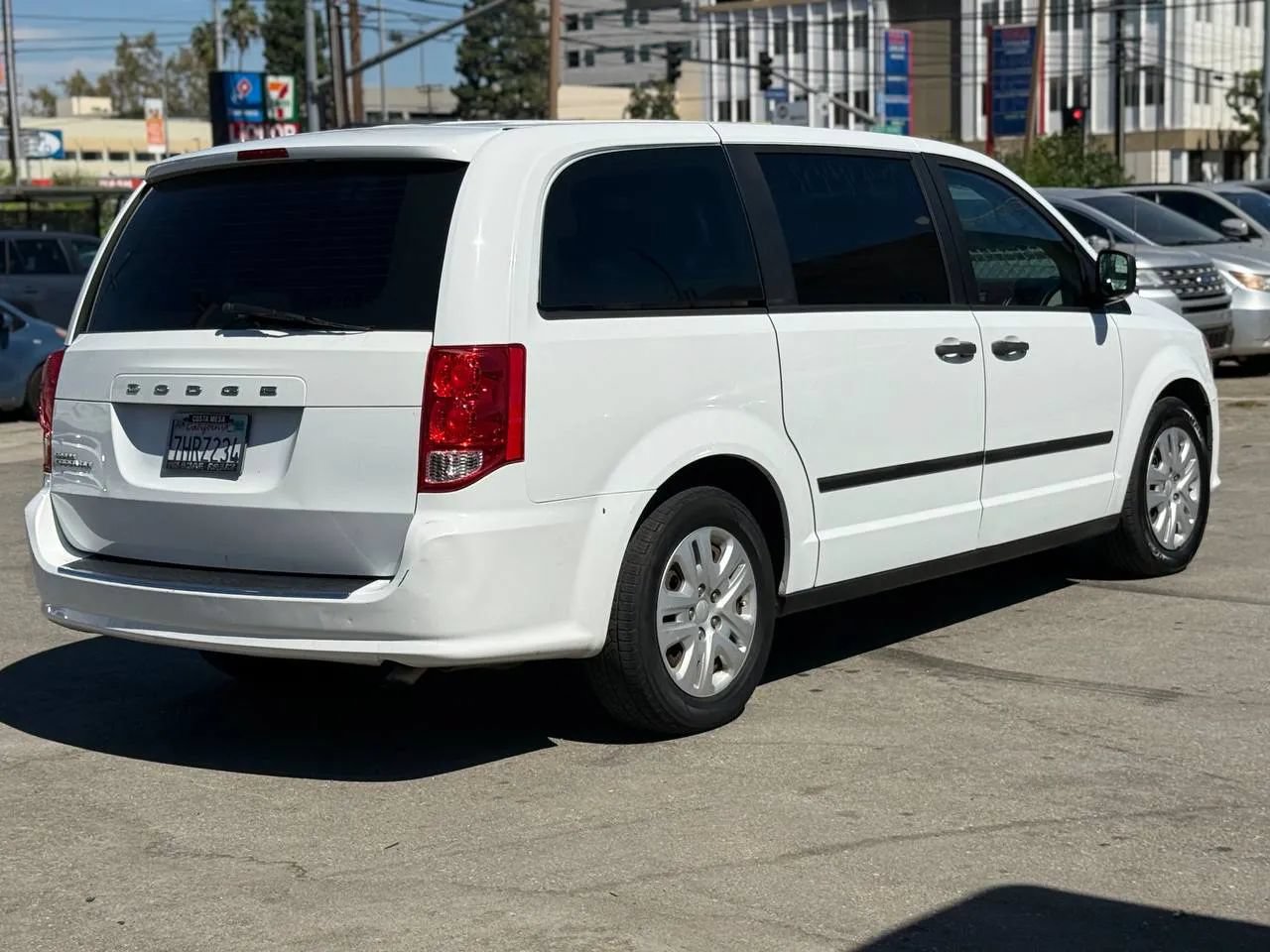 Used 2015 Dodge Grand Caravan American Value Package w/ UConnect Hands-Free Group FWD image 20