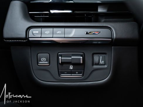 Used 2023 Cadillac Escalade V image 29