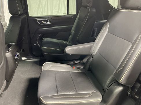 Used 2024 Chevrolet Suburban Premier image 20