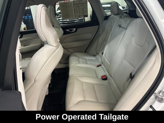 Used 2023 Volvo XC60 B5 Plus AWD/4WD image 6