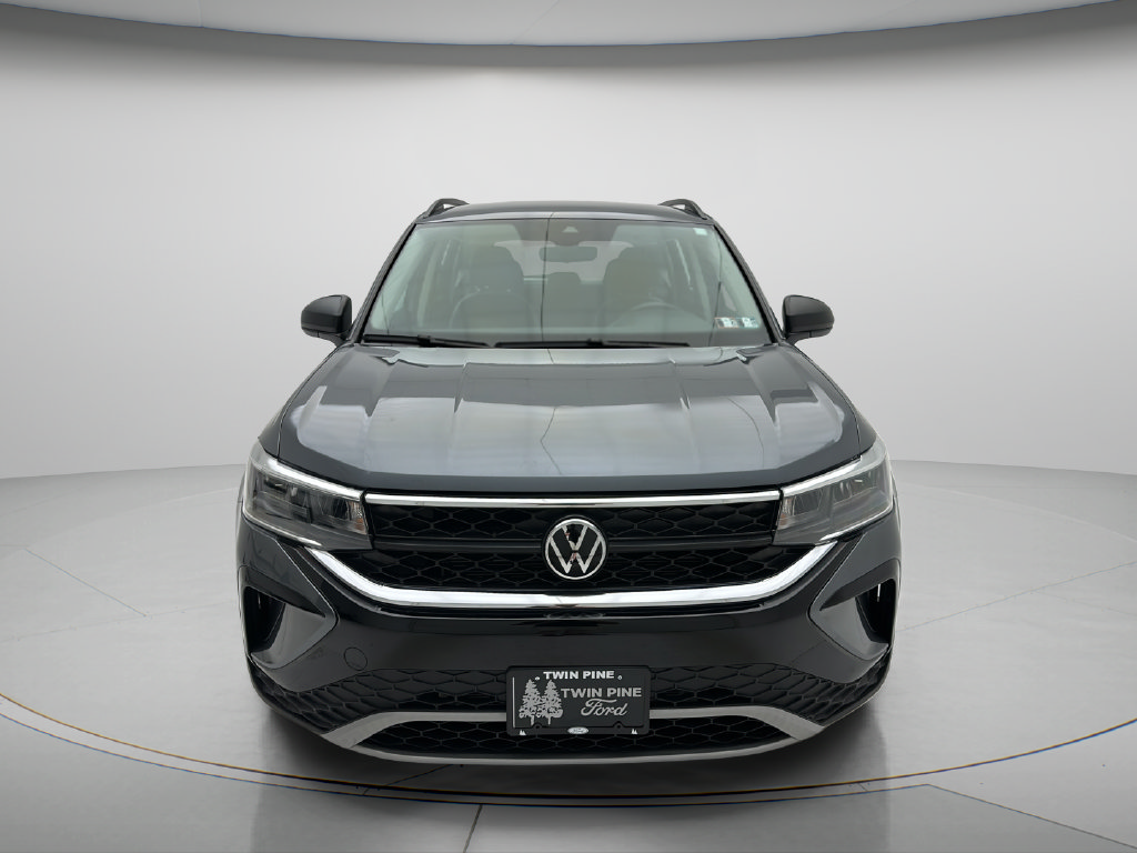 Used 2024 Volkswagen Taos S FWD image 2