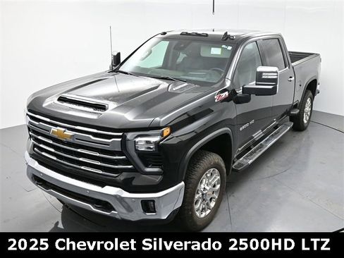Used 2025 Chevrolet Silverado 2500 LTZ w/ LTZ Premium Package image 19