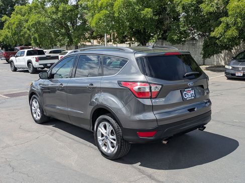 Used 2018 Ford Escape SE FWD image 8