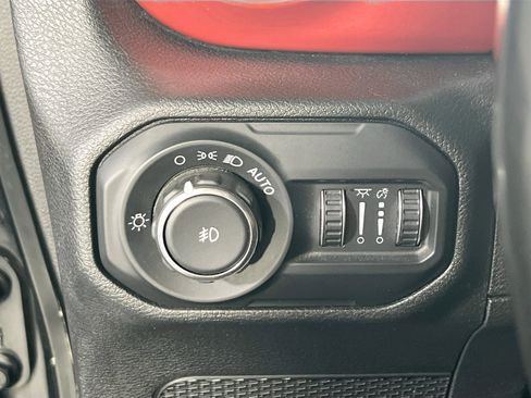 Used 2021 Jeep Wrangler Unlimited Rubicon image 10