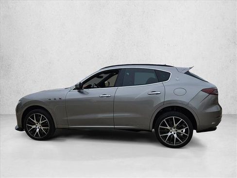 Used 2017 Maserati Levante S image 8