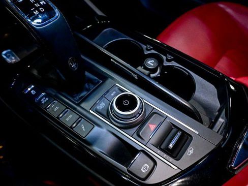 Used 2022 Maserati Levante Modena image 35