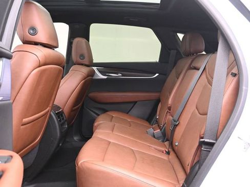 Used 2025 Cadillac XT5 Sportv w/ Technology Package image 24