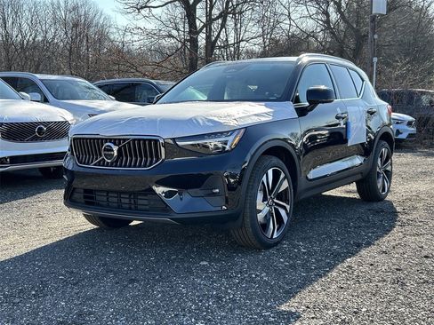New 2025 Volvo XC40 B5 Ultra w/ Protection Package Premier image 1