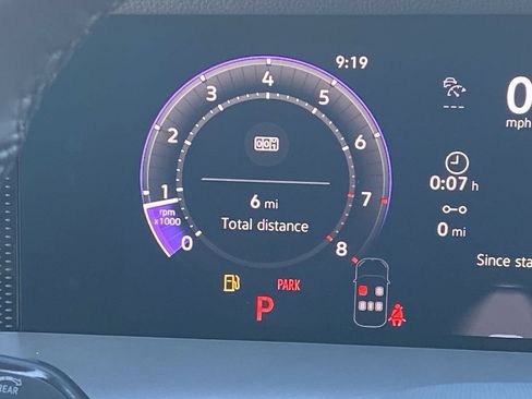 New 2026 Volkswagen Tiguan SE R-Line FWD image 28