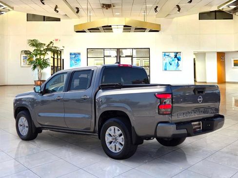 Used 2022 Nissan Frontier SV RWD image 7