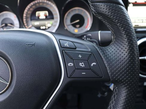 Used 2015 Mercedes-Benz GLK 350 GLK 350 Sport Utility 4D image 19