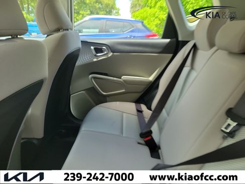 Used 2025 Kia Soul LX FWD image 9