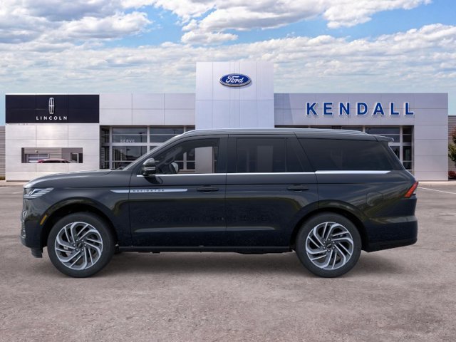 New 2025 Lincoln Navigator Reserve AWD/4WD image 3