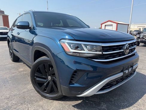 Used 2023 Volkswagen Atlas Cross Sport SE AWD/4WD image 2
