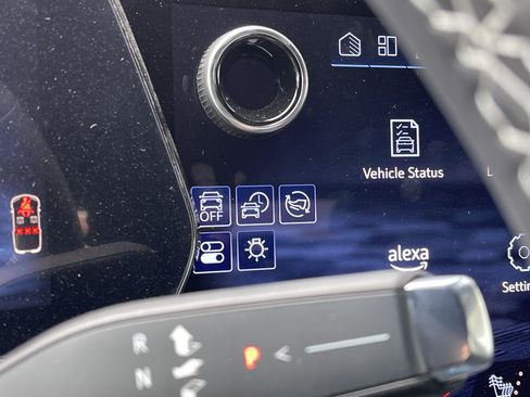 Used 2024 Chevrolet Equinox EV LT w/ LPO, Blackout Package image 24