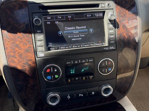 Used 2011 GMC Yukon Denali AWD/4WD image 23
