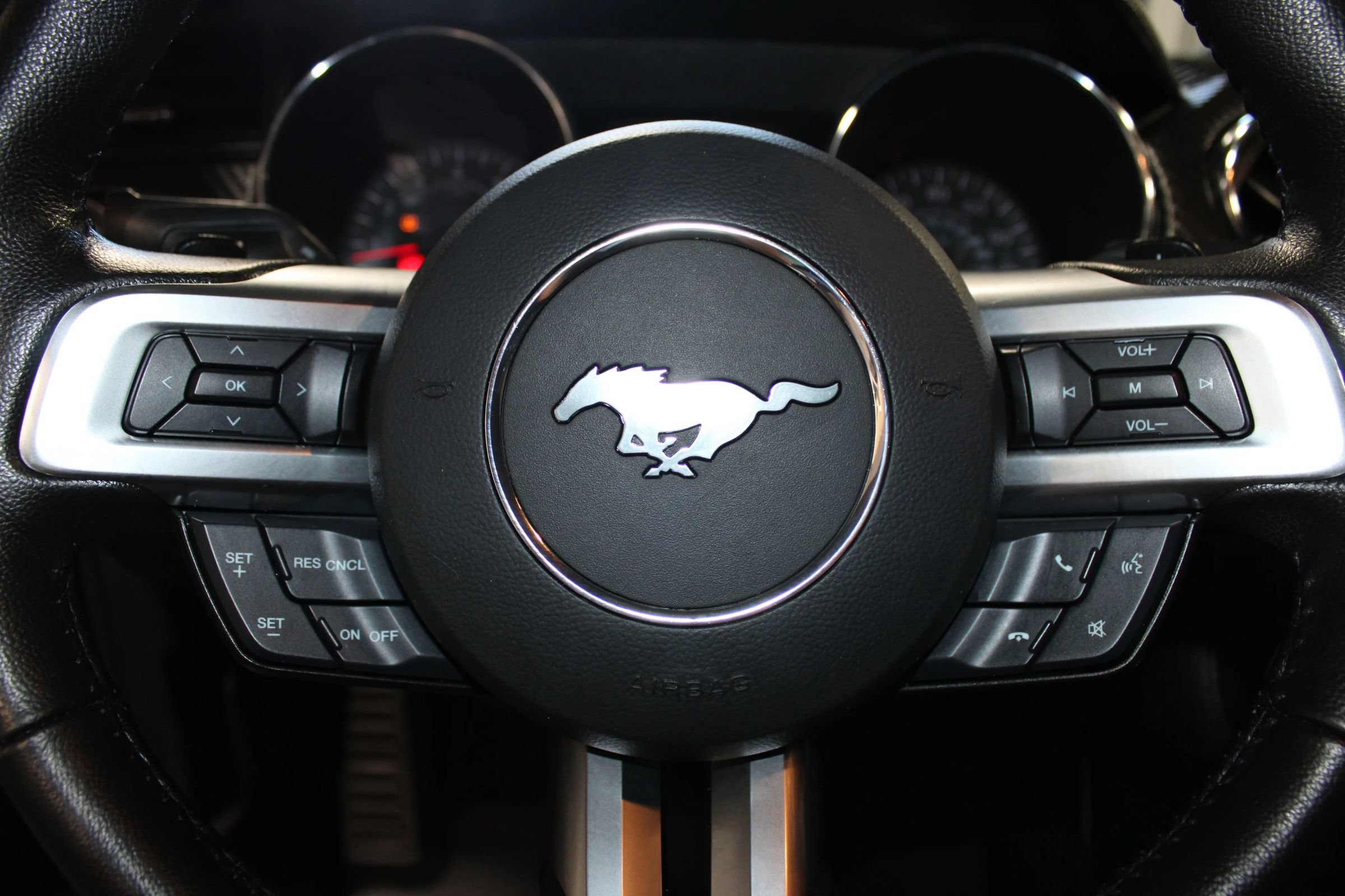 Used 2016 Ford Mustang Coupe RWD image 21