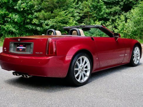 Used 2007 Cadillac XLR V RWD image 54