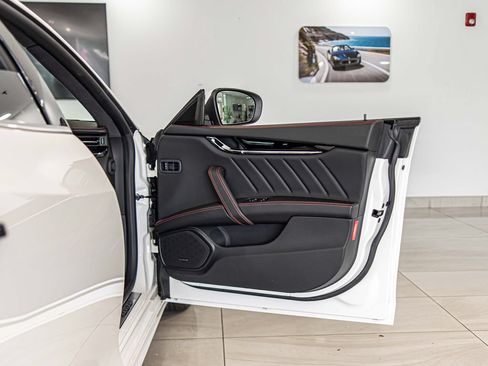Used 2023 Maserati Quattroporte Modena Q4 AWD/4WD image 44
