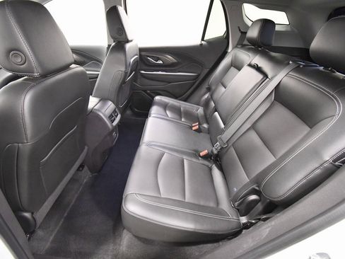 Used 2024 GMC Terrain SLT image 15