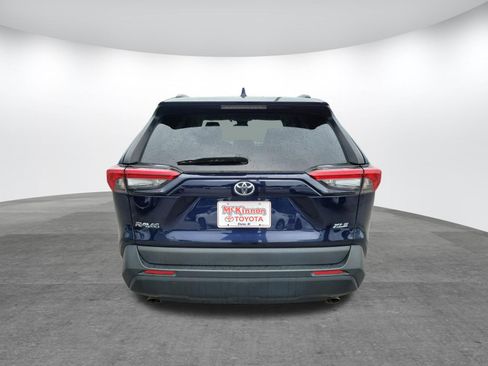 Used 2020 Toyota RAV4 XLE FWD image 6