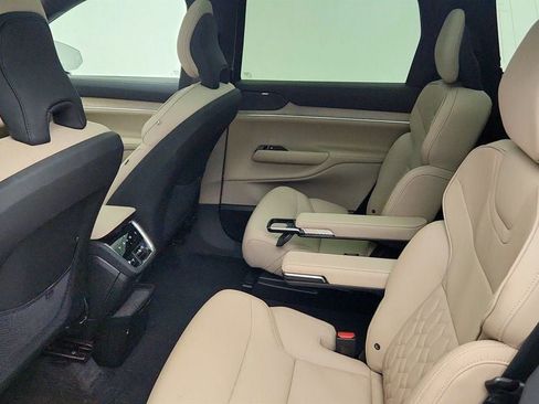 Used 2025 Volvo EX90 Plus AWD/4WD image 17