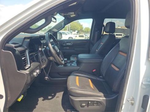 Used 2025 GMC Sierra 1500 AT4 AWD/4WD image 4