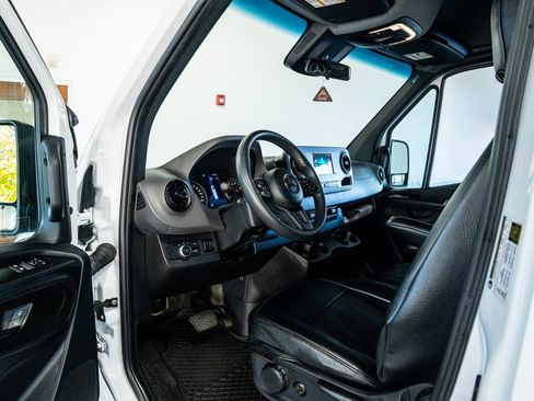 Used 2022 Mercedes-Benz Sprinter 3500 image 29
