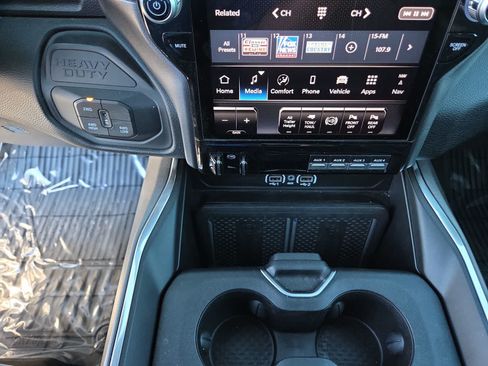 Used 2025 RAM 3500 Laramie AWD/4WD image 25