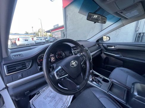 Used 2017 Toyota Camry SE FWD image 10