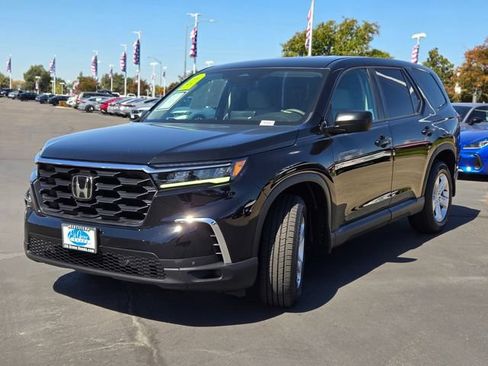 Used 2023 Honda Pilot LX image 8