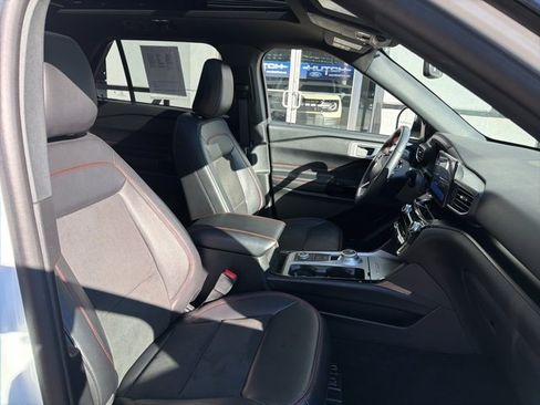 Used 2023 Ford Explorer ST-Line w/ Class IV Trailer Tow Package image 25