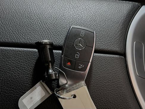 Used 2022 Mercedes-Benz GLC 300 image 36