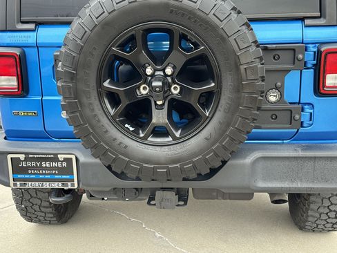 Used 2023 Jeep Wrangler Unlimited Sport image 13