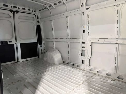 Used 2024 RAM ProMaster 2500 w/ Safety Group FWD image 13