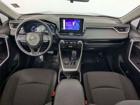 Used 2025 Toyota RAV4 XLE image 37