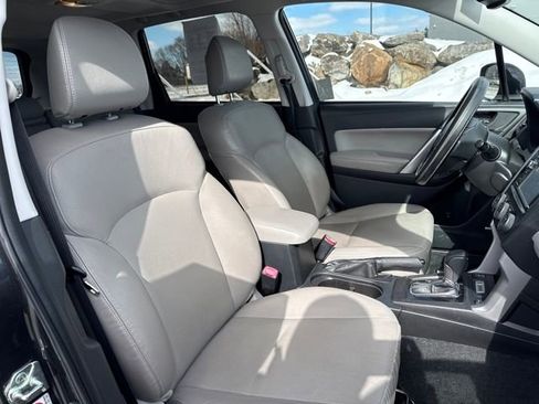 Used 2015 Subaru Forester 2.5i Touring w/ Eyesight & Navigation System image 12