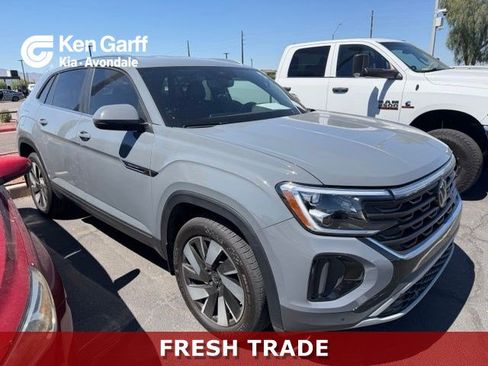 Used 2024 Volkswagen Atlas Cross Sport SE FWD image 1