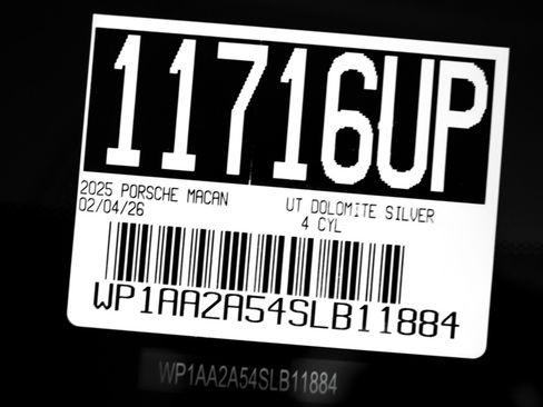 Certified 2025 Porsche Macan image 29