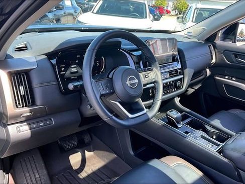 Certified 2025 Nissan Pathfinder Platinum w/ Cargo Package image 14