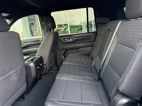Used 2023 Chevrolet Suburban LS image 17