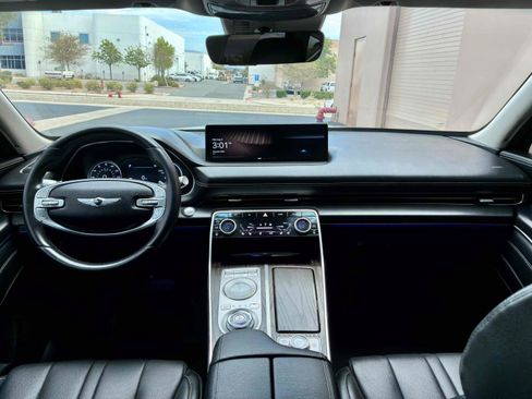 Used 2022 Genesis GV80 2.5T w/ Advanced Package 03 RWD image 16