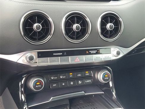 Used 2022 Kia Stinger GT2 image 26