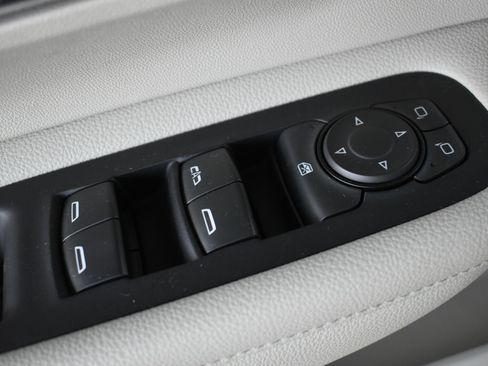 Used 2020 GMC Terrain Denali w/ Denali Premium Package AWD/4WD image 13